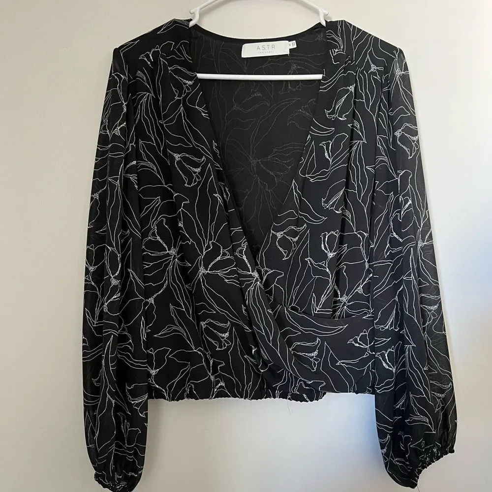 ASTR the Label black floral long sleeve top with puff sleeves size medium